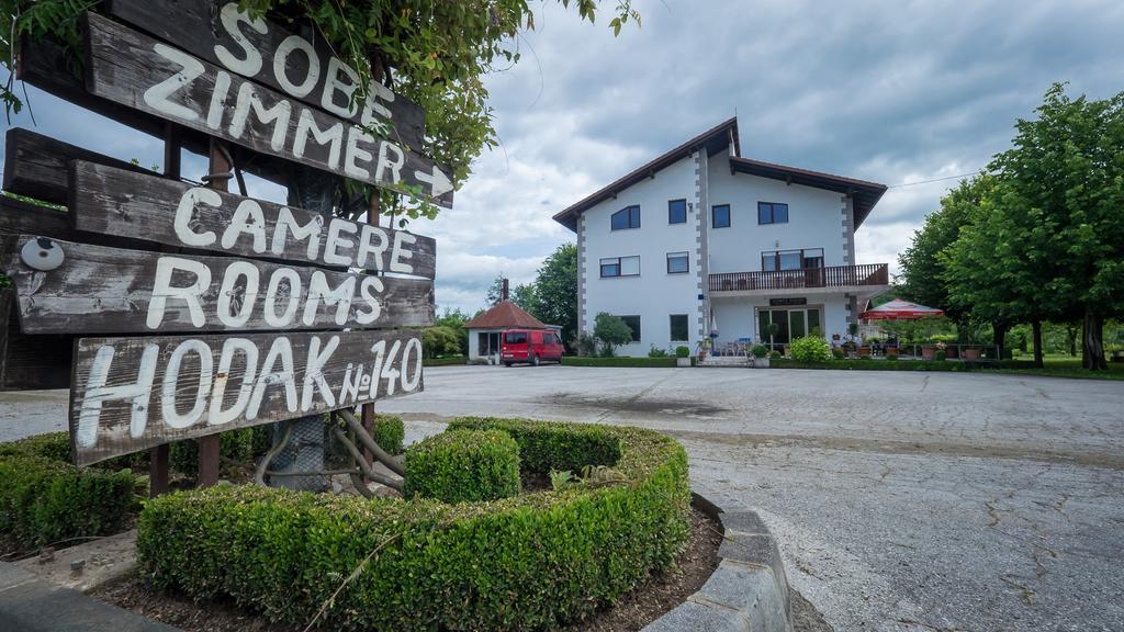 Guest House Hodak Rakovica Exteriér fotografie