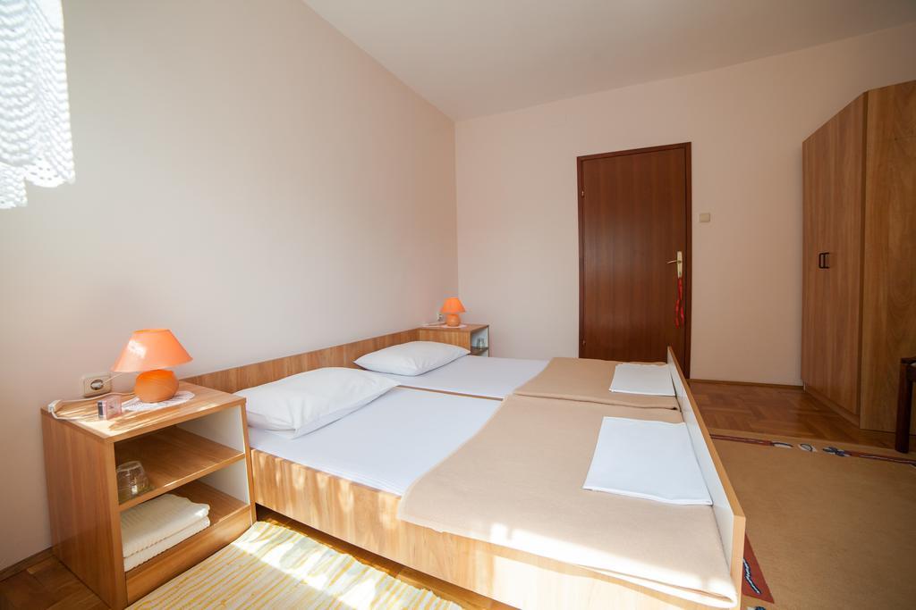Guest House Hodak Rakovica Exteriér fotografie
