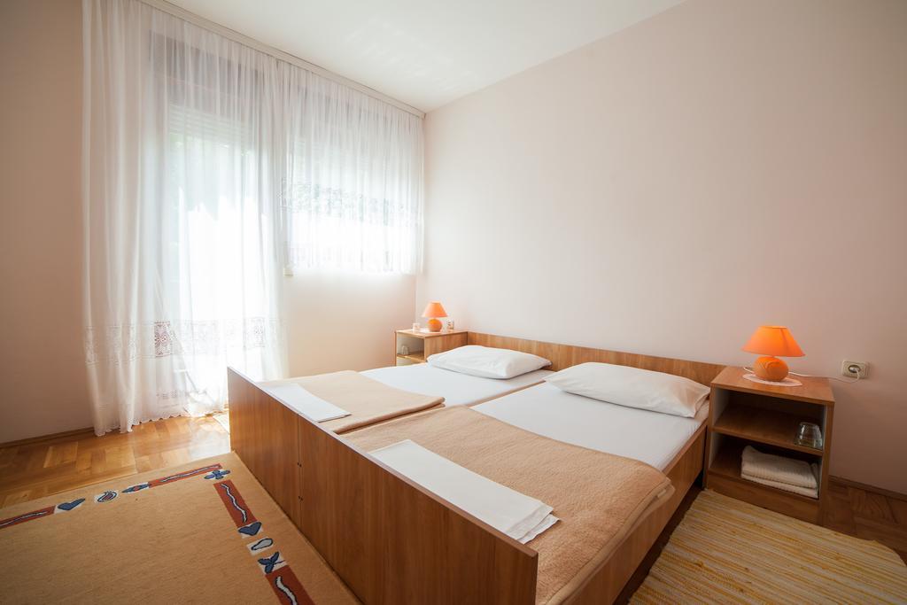 Guest House Hodak Rakovica Exteriér fotografie