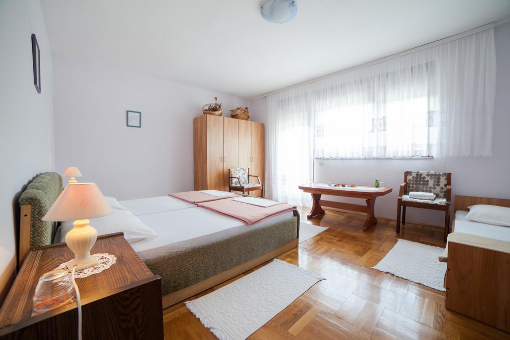 Guest House Hodak Rakovica Exteriér fotografie
